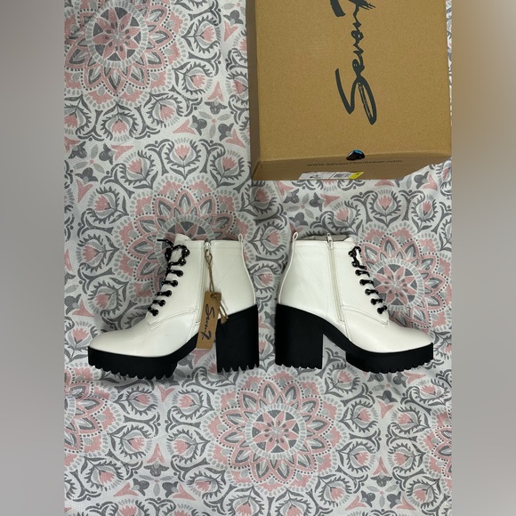 ‼️SEVEN 7 Women’s Boots size 8 NWT & Box - Picture 3 of 9